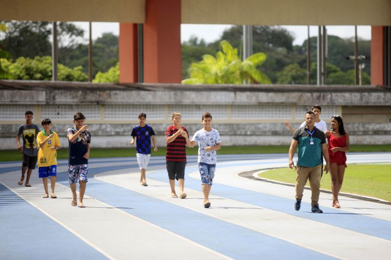 Voluntários se preparam para a grande abertura do Parazão 2020 <div class='credito_fotos'>Foto: Bruno Cecim / Ag.Pará   |   <a href='/midias/2020/originais/5888_421fb4e8-9151-0685-8085-cf533720f581.jpg' download><i class='fa-solid fa-download'></i> Download</a></div>