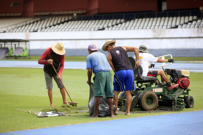 Voluntários se preparam para a grande abertura do Parazão 2020 <div class='credito_fotos'>Foto: Bruno Cecim / Ag.Pará   |   <a href='/midias/2020/originais/5888_6f51148d-d349-3360-a89d-99ee820c1bb2.jpg' download><i class='fa-solid fa-download'></i> Download</a></div>