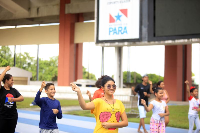 Voluntários se preparam para a grande abertura do Parazão 2020 <div class='credito_fotos'>Foto: Bruno Cecim / Ag.Pará   |   <a href='/midias/2020/originais/5888_a55bb482-b7cb-799f-7c28-7dfd76fceed1.jpg' download><i class='fa-solid fa-download'></i> Download</a></div>