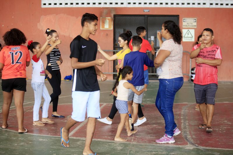 Voluntários se preparam para a grande abertura do Parazão 2020 <div class='credito_fotos'>Foto: Bruno Cecim / Ag.Pará   |   <a href='/midias/2020/originais/5888_b1f820db-0d34-a86c-6350-dcf401e6e71e.jpg' download><i class='fa-solid fa-download'></i> Download</a></div>