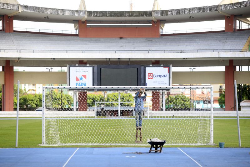 Voluntários se preparam para a grande abertura do Parazão 2020 <div class='credito_fotos'>Foto: Bruno Cecim / Ag.Pará   |   <a href='/midias/2020/originais/5888_dd12e0bd-32c0-07a7-aae1-ae3e3275c230.jpg' download><i class='fa-solid fa-download'></i> Download</a></div>