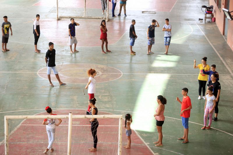 Voluntários se preparam para a grande abertura do Parazão 2020 <div class='credito_fotos'>Foto: Bruno Cecim / Ag.Pará   |   <a href='/midias/2020/originais/5888_e59324b5-3d80-01e7-010d-465e9ec11be3.jpg' download><i class='fa-solid fa-download'></i> Download</a></div>