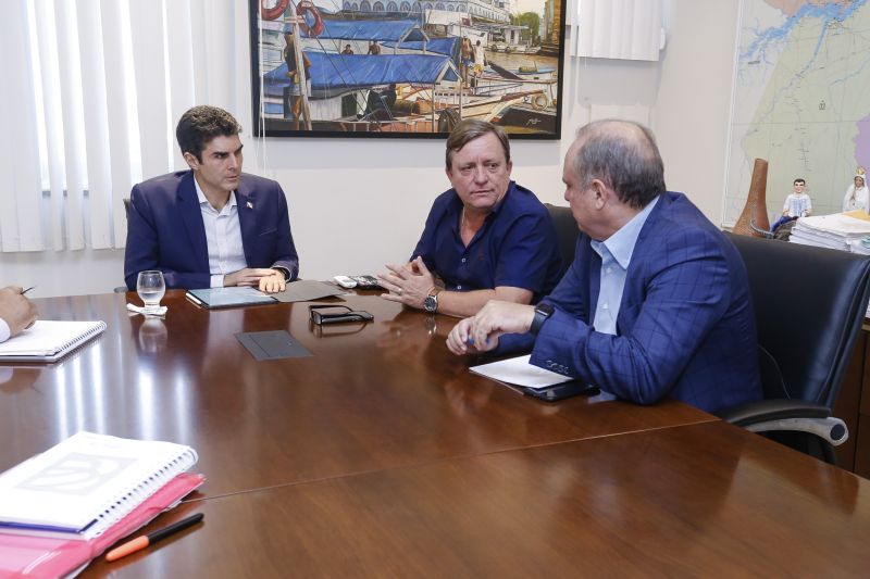 A entrega da Escola Estadual de Ensino Fundamental Irmã Dulce, em Parauapebas, no sudeste paraense, ainda durante o primeiro semestre e totalmente reformada, foi anunciada como prioridade para o Governo do Estado.  <div class='credito_fotos'>Foto: Marcelo Seabra / Ag. Pará   |   <a href='/midias/2020/originais/5891_132d16a7-0654-adf7-73dc-19ffe57fac10.jpg' download><i class='fa-solid fa-download'></i> Download</a></div>