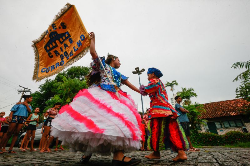 Carnaval Curro Velho <div class='credito_fotos'>Foto: Jader Paes / Agência Pará   |   <a href='/midias/2020/originais/5892_2f3c4e34-b5c3-e1f3-6c08-3569727d75e0.jpg' download><i class='fa-solid fa-download'></i> Download</a></div>