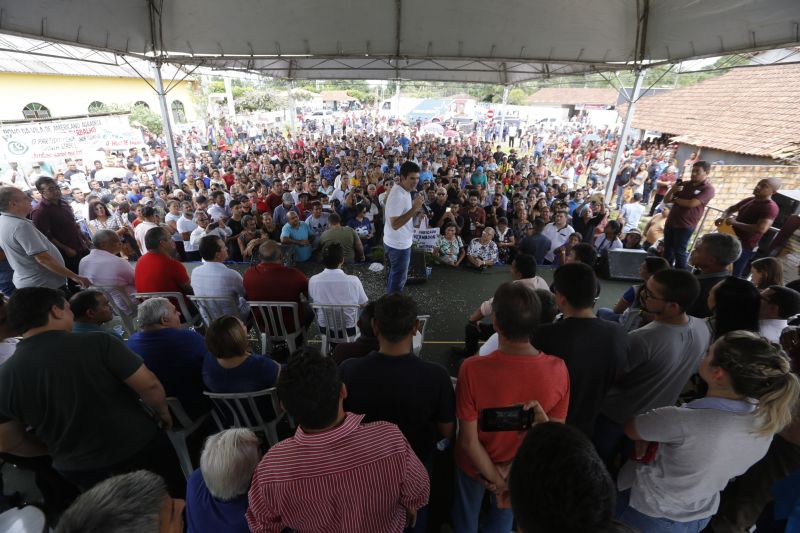 Uma nova PA-416 foi entregue neste sábado (18) ao moradores da Região Metropolitana de Belém, em especial para quem vive, trabalha e segue da BR-316 até a entrada da Vila de Americano, principal distrito do município de Santa Izabel do Pará. A rodovia paraense foi entregue a toda população do estado pelo Governador Helder Barbalho. <div class='credito_fotos'>Foto: Marcelo Seabra / Ag. Pará   |   <a href='/midias/2020/originais/5895_4d366b4c-61b9-a92f-2df3-4df50a769d25.jpg' download><i class='fa-solid fa-download'></i> Download</a></div>