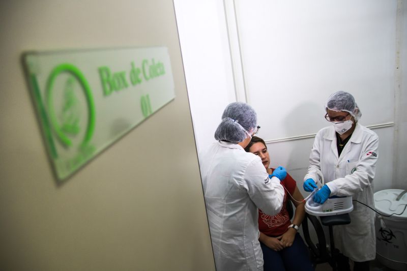 BelÃ©m, ParÃ¡, Brasil. LACEN presta orientaÃ§Ãµes para prevenÃ§Ã£o do Novo Coronavirus. 
Fotos: Pedro Guerreiro / Ag. ParÃ¡. <div class='credito_fotos'>Foto: Pedro Guerreiro / Ag. Pará   |   <a href='/midias/2020/originais/6042_52d09860-7d7d-c306-7566-faef45ea0842.jpg' download><i class='fa-solid fa-download'></i> Download</a></div>