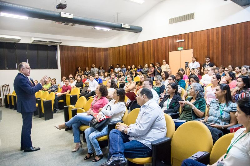 BelÃ©m, ParÃ¡, Brasil. LACEN presta orientaÃ§Ãµes para prevenÃ§Ã£o do Novo Coronavirus. 
Fotos: Pedro Guerreiro / Ag. ParÃ¡. <div class='credito_fotos'>Foto: Pedro Guerreiro / Ag. Pará   |   <a href='/midias/2020/originais/6042_5b2368e4-2e33-52c5-5bfd-c32144728a08.jpg' download><i class='fa-solid fa-download'></i> Download</a></div>