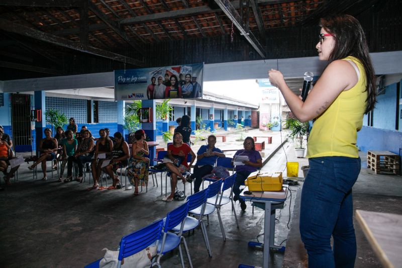 Durante as ações, o programa já realizou mais de 11 mil atendimentos somente em Ananindeua. No Pará, mais de 50 mil pessoas foram beneficiadas com a iniciativa, que conta com a participação de diversos órgãos e parceiros que levam serviços de cidadania, saúde, emprego e renda.  <div class='credito_fotos'>Foto: Jader Paes / Agência Pará   |   <a href='/midias/2020/originais/6061_063b275c-2b83-fee6-5f59-3bd028cf40be.jpg' download><i class='fa-solid fa-download'></i> Download</a></div>
