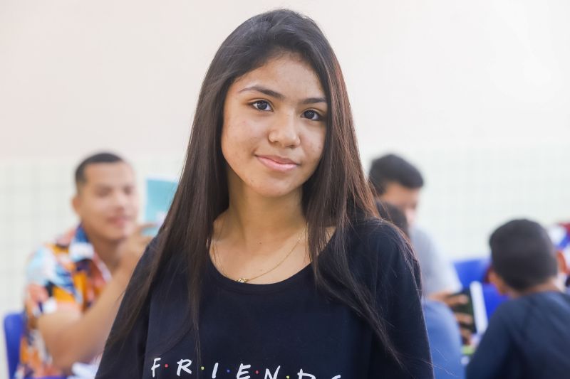 Isabelle Ferreira Macedo, 16 anos, aluna