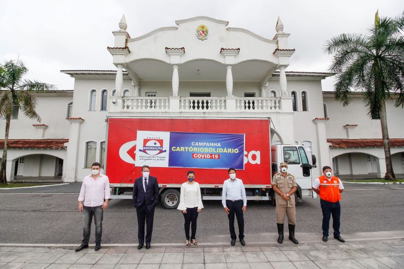 Arthur Houat - Ouvidor Geral do Estado, Cleomar Moura (Anoreg), Larissa Rosso (Anoreg), Luziel, Coronel Hayman Souza. <div class='credito_fotos'>Foto: Marcelo Seabra / Ag. Pará   |   <a href='/midias/2020/originais/6245_645e2117-96f3-2c3e-fc52-75bfbf1cdf9d.jpg' download><i class='fa-solid fa-download'></i> Download</a></div>