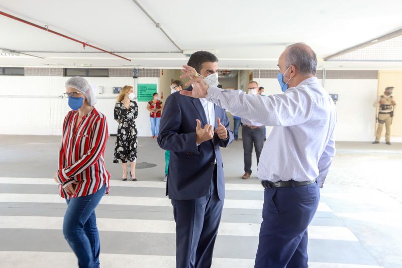 Governador do Estado Helder Barbalho visita Hospital Abelardo Santos <div class='credito_fotos'>Foto: Marco Santos / Ag. Pará | <a href='/midias/2020/originais/6296_3123cda5-c53c-1415-e822-800d2ef2a6a6.jpg' download><i class='fa-solid fa-download'></i> Download</a></div>