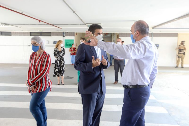 Governador do Estado Helder Barbalho visita Hospital Abelardo Santos <div class='credito_fotos'>Foto: Marco Santos / Ag. Pará   |   <a href='/midias/2020/originais/6296_3123cda5-c53c-1415-e822-800d2ef2a6a6.jpg' download><i class='fa-solid fa-download'></i> Download</a></div>