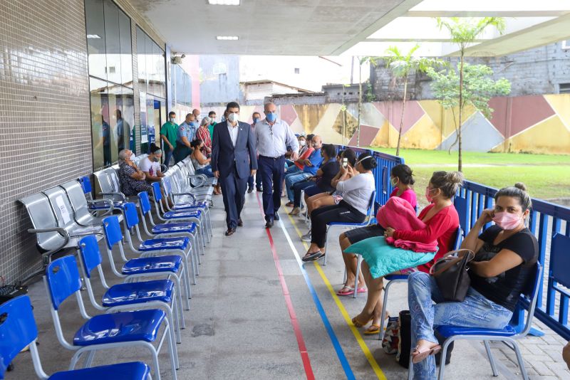 Governador do Estado Helder Barbalho visita Hospital Abelardo Santos <div class='credito_fotos'>Foto: Marco Santos / Ag. Pará   |   <a href='/midias/2020/originais/6296_5b03a7cd-685e-2c61-05a6-0bf6a4681db2.jpg' download><i class='fa-solid fa-download'></i> Download</a></div>