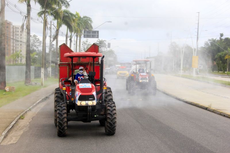 Estado promove 7º dia de desinfecção contra o Covid-19 pelas ruas de Belém <div class='credito_fotos'>Foto: Marcelo Seabra / Ag. Pará   |   <a href='/midias/2020/originais/6299_432a4ab4-9281-69b1-28a7-5947bdca1238.jpg' download><i class='fa-solid fa-download'></i> Download</a></div>