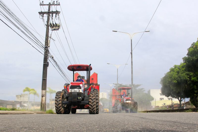 Estado promove 7º dia de desinfecção contra o Covid-19 pelas ruas de Belém <div class='credito_fotos'>Foto: Marcelo Seabra / Ag. Pará | <a href='/midias/2020/originais/6299_6607de38-6e38-f141-236e-c79a7ee88521.jpg' download><i class='fa-solid fa-download'></i> Download</a></div>