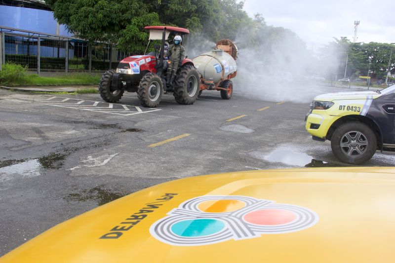 Estado promove 7º dia de desinfecção contra o Covid-19 pelas ruas de Belém <div class='credito_fotos'>Foto: Marcelo Seabra / Ag. Pará | <a href='/midias/2020/originais/6299_672a6eea-b4f5-f304-5af4-860aa0a335d4.jpg' download><i class='fa-solid fa-download'></i> Download</a></div>