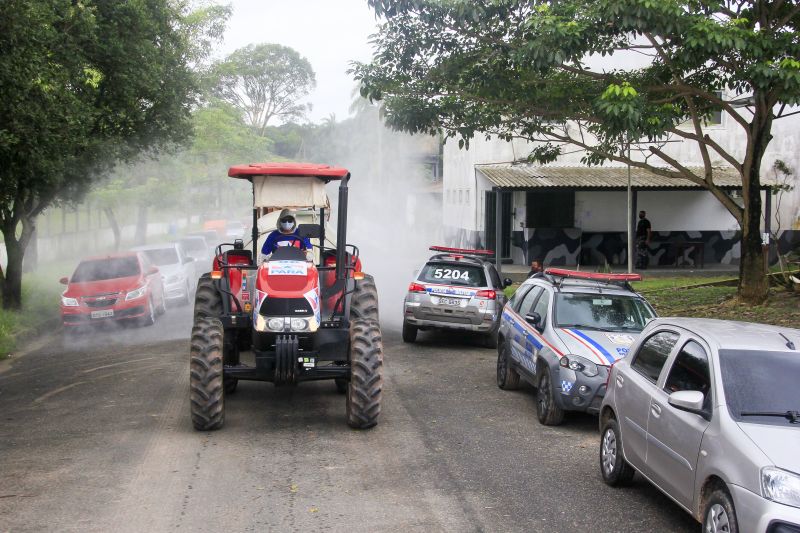 Estado promove 7º dia de desinfecção contra o Covid-19 pelas ruas de Belém <div class='credito_fotos'>Foto: Marcelo Seabra / Ag. Pará | <a href='/midias/2020/originais/6299_db3ee747-84f2-18d5-a62b-4353ead3e344.jpg' download><i class='fa-solid fa-download'></i> Download</a></div>