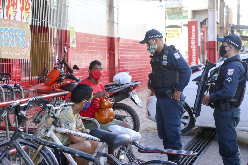 Fiscalização BR Marituba, Centro e Bairro - Lockdown contra Covid-19 <div class='credito_fotos'>Foto: Alex Ribeiro / Ag. Pará | <a href='/midias/2020/originais/6315_4762f903-2ef1-58b7-cde2-fd4c51f196c4.jpg' download><i class='fa-solid fa-download'></i> Download</a></div>