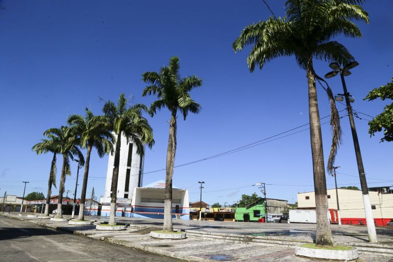 Cotidiano - Praça Matriz de Marituba, região metropolitana de Belém <div class='credito_fotos'>Foto: Alex Ribeiro / Ag. Pará   |   <a href='/midias/2020/originais/6316_30fff9c8-5d88-ad7f-36da-20aff45ef935.jpg' download><i class='fa-solid fa-download'></i> Download</a></div>