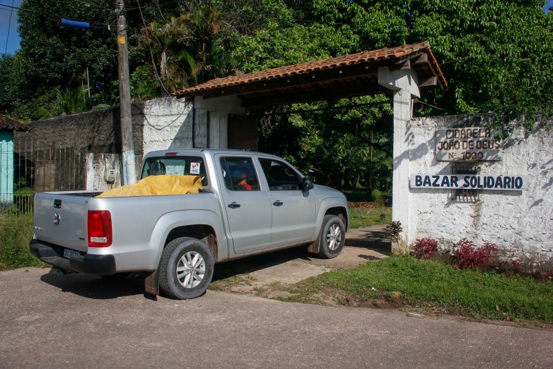Ouvidor geral do Estado, Arthur Houat, entrega cestas básica para centros de acolhimento. <div class='credito_fotos'>Foto: Marcelo Seabra / Ag. Pará | <a href='/midias/2020/originais/6320_43b292ef-79ca-afa2-424e-865848bc4f43.jpg' download><i class='fa-solid fa-download'></i> Download</a></div>