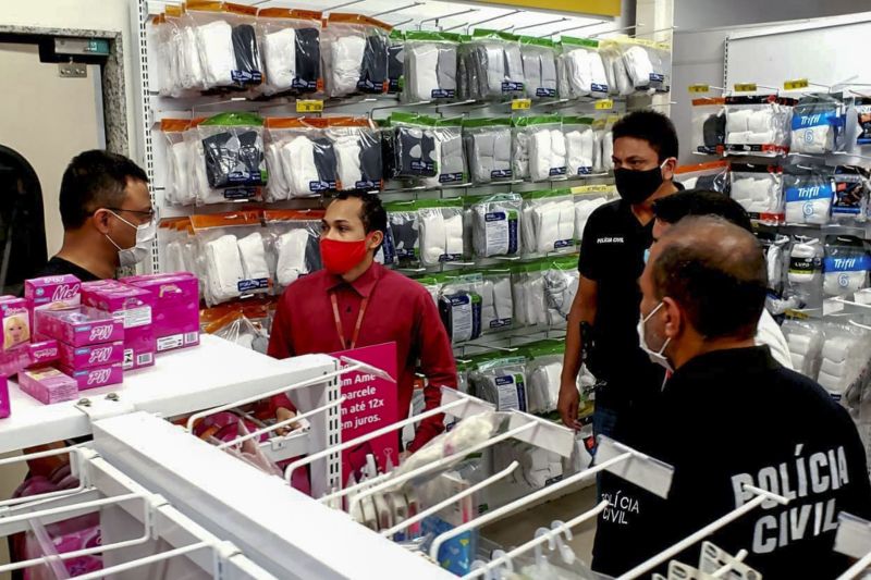 Polícia Civil realiza Operação Lockdown no interior e adverte estabelecimentos e pessoas em Belém <div class='credito_fotos'>Foto: Leandro Santana / Ascom PCPA | <a href='/midias/2020/originais/6323_5ed24fd2-790f-6088-af40-705c65f7c538.jpg' download><i class='fa-solid fa-download'></i> Download</a></div>