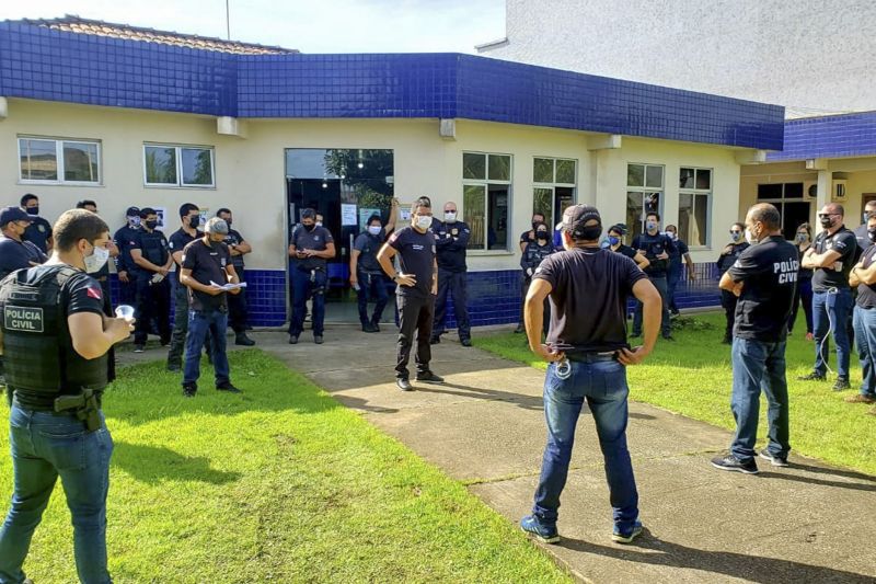 Polícia Civil realiza Operação Lockdown no interior e adverte estabelecimentos e pessoas em Belém <div class='credito_fotos'>Foto: Leandro Santana / Ascom PCPA | <a href='/midias/2020/originais/6323_be6a81e4-bfa6-28fc-f3e4-9200829c7bd4.jpg' download><i class='fa-solid fa-download'></i> Download</a></div>