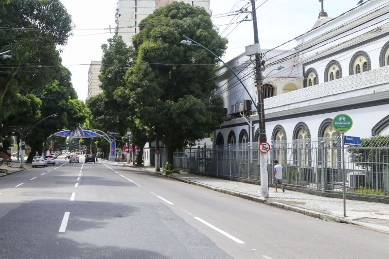 Cotidiano de Belém durante Lockdown <div class='credito_fotos'>Foto: Alex Ribeiro / Ag. Pará | <a href='/midias/2020/originais/6325_d8f684db-efc3-73fc-7a9b-3b3212a3df7b.jpg' download><i class='fa-solid fa-download'></i> Download</a></div>