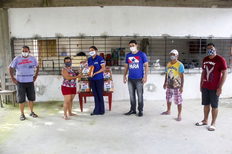 Moradores da Cabanagem recebem 200 cestas de alimentos por meio do Terpaz <div class='credito_fotos'>Foto: Marcelo Seabra / Ag. Pará | <a href='/midias/2020/originais/6330_3ca4eea6-0c1c-da26-61ab-3a14e308ad70.jpg' download><i class='fa-solid fa-download'></i> Download</a></div>