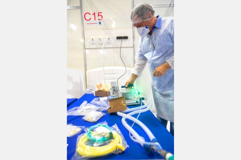 Pará conta com mais 50 novos respiradores para tratamento de pacientes com coronavírus. <div class='credito_fotos'>Foto: Marco Santos / Ag. Pará   |   <a href='/midias/2020/originais/6343_3d9bd121-4647-8bc5-a5ff-abe7d538d916.jpg' download><i class='fa-solid fa-download'></i> Download</a></div>