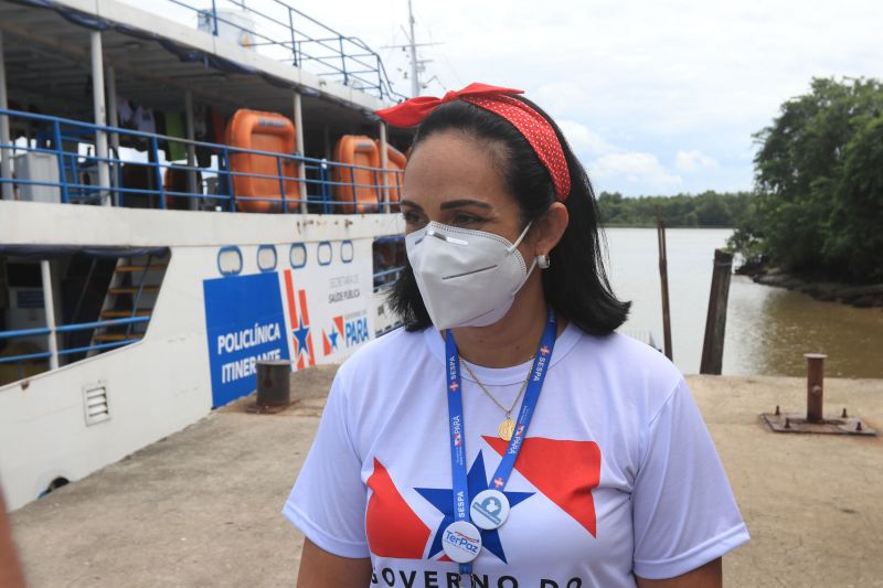 NA FOTO: Alessandra Amaral. Coordenadora da Policlínica Intinerante <div class='credito_fotos'>Foto: Jader Paes / Agência Pará   |   <a href='/midias/2020/originais/6455_8a853a45-d730-3e26-ecd1-c1597ae83292.jpg' download><i class='fa-solid fa-download'></i> Download</a></div>