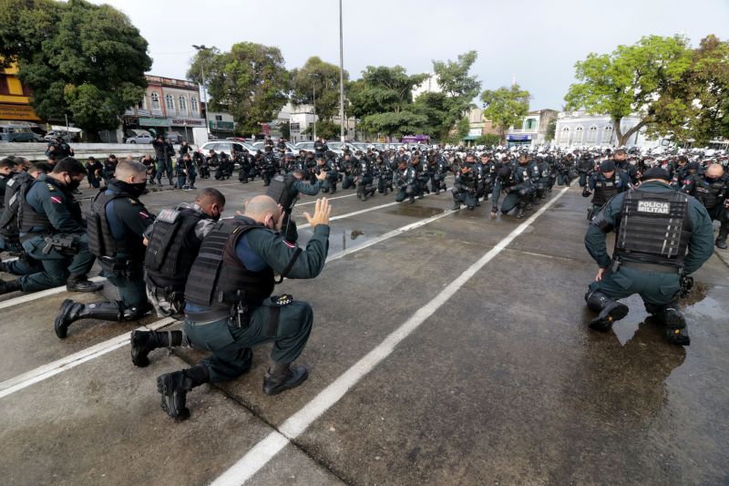 Belém, Pará, Brasil. OPERAÇÃO SEGURANÇA, Praça da Bandeira - 19/06/2020. Foto: Ricardo Amanajás / Ag Pará. <div class='credito_fotos'>Foto: Ricardo Amanajás / Ag. Pará | <a href='/midias/2020/originais/6464_0cb2c39c-55af-129f-6a4c-237c9bb08b80.jpg' download><i class='fa-solid fa-download'></i> Download</a></div>