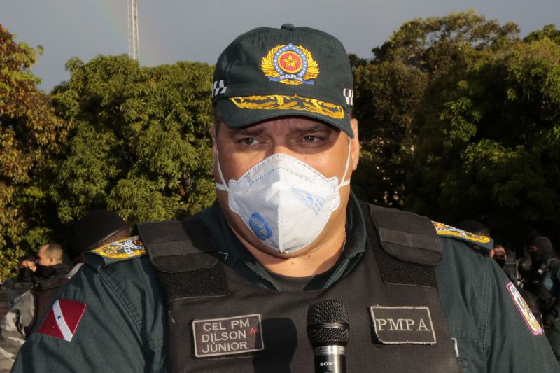 Belém, Pará, Brasil. OPERAÇÃO SEGURANÇA, Praça da Bandeira - Dilson Júnior, Comandante Geral da PolÃcia Militar do Pará - 19/06/2020. Foto: Ricardo Amanajás / Ag Pará. <div class='credito_fotos'>Foto: Ricardo Amanajás / Ag. Pará | <a href='/midias/2020/originais/6464_2d151732-6571-bbe6-aea5-bd340b7472db.jpg' download><i class='fa-solid fa-download'></i> Download</a></div>
