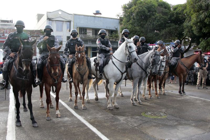 Belém, Pará, Brasil. OPERAÇÃO SEGURANÇA, Praça da Bandeira - 19/06/2020. Foto: Ricardo Amanajás / Ag Pará. <div class='credito_fotos'>Foto: Ricardo Amanajás / Ag. Pará | <a href='/midias/2020/originais/6464_55191035-3ef2-0bcf-92e0-ca7c0426528d.jpg' download><i class='fa-solid fa-download'></i> Download</a></div>