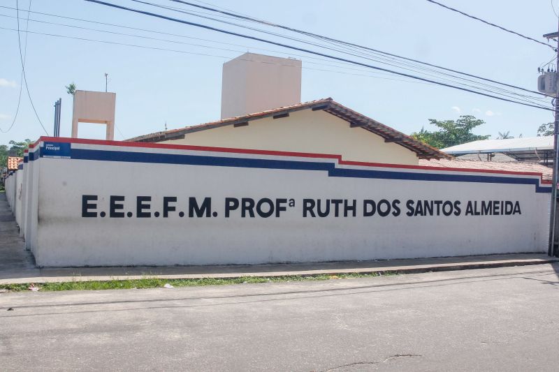 ESCOLA PROFESSORA RUTH DOS SANTOS <div class='credito_fotos'>Foto: Marcelo Seabra / Ag. Pará   |   <a href='/midias/2020/originais/6560_15ebbbba-1405-19ba-9bd8-4d824db98a64.jpg' download><i class='fa-solid fa-download'></i> Download</a></div>