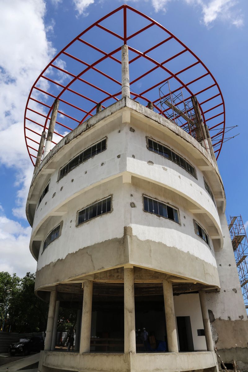 Visita do governador nas Obras da Casa de Cultura de Salinópolis - Foto Bruno Cecim <div class='credito_fotos'>Foto: Bruno Cecim / Ag.Pará   |   <a href='/midias/2020/originais/6601_2b87dc97-c7c5-c2b9-a070-558440ae88fb.jpg' download><i class='fa-solid fa-download'></i> Download</a></div>