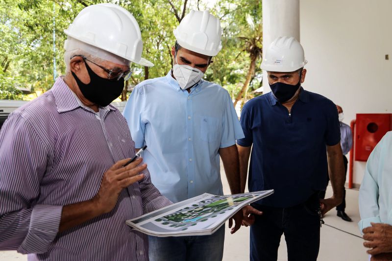 Visita do governador nas Obras da Casa de Cultura de Salinópolis - Foto Bruno Cecim <div class='credito_fotos'>Foto: Bruno Cecim / Ag.Pará   |   <a href='/midias/2020/originais/6601_534b6453-417d-0f4a-e96d-4c41e780dba0.jpg' download><i class='fa-solid fa-download'></i> Download</a></div>