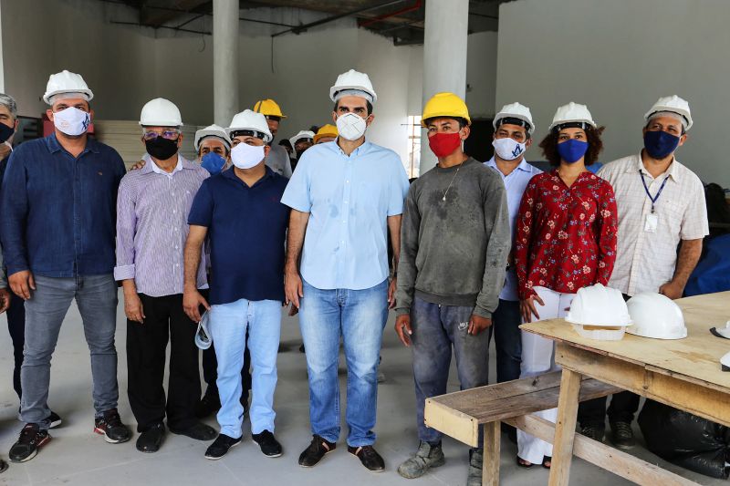 Visita do governador nas Obras da Casa de Cultura de Salinópolis - Foto Bruno Cecim <div class='credito_fotos'>Foto: Bruno Cecim / Ag.Pará   |   <a href='/midias/2020/originais/6601_625a7dba-0d9b-e5c6-8982-b8af6bc245bc.jpg' download><i class='fa-solid fa-download'></i> Download</a></div>