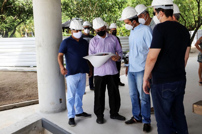 Visita do governador nas Obras da Casa de Cultura de Salinópolis - Foto Bruno Cecim <div class='credito_fotos'>Foto: Bruno Cecim / Ag.Pará   |   <a href='/midias/2020/originais/6601_cb67194e-dabb-b2bf-fa77-bb8636ca04c5.jpg' download><i class='fa-solid fa-download'></i> Download</a></div>