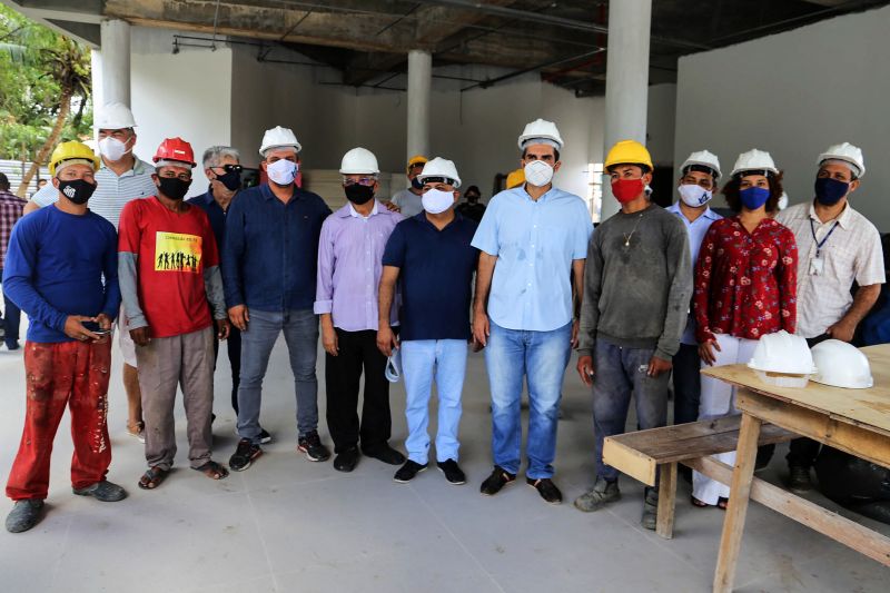 Visita do governador nas Obras da Casa de Cultura de Salinópolis - Foto Bruno Cecim <div class='credito_fotos'>Foto: Bruno Cecim / Ag.Pará   |   <a href='/midias/2020/originais/6601_de146d9f-0319-ecc6-f591-9b44a8822e4b.jpg' download><i class='fa-solid fa-download'></i> Download</a></div>