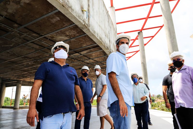 Visita do governador nas Obras da Casa de Cultura de Salinópolis - Foto Bruno Cecim <div class='credito_fotos'>Foto: Bruno Cecim / Ag.Pará   |   <a href='/midias/2020/originais/6601_eea6ba9b-9797-2708-281e-98f1d26298a1.jpg' download><i class='fa-solid fa-download'></i> Download</a></div>