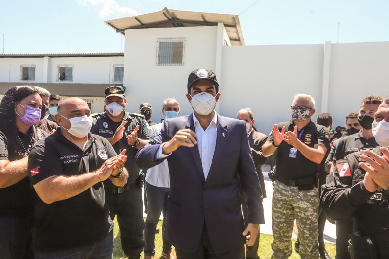 O Governo do Estado inaugurou, nesta segunda-feira (27), o Centro de Recuperação Penitenciário do Pará V (CRPP V). Localizado no Complexo Penitenciário de Americano, no município Santa Izabel, às margens da BR-316, a nova unidade contou com investimento de R$ 11,1 milhões e criou 516 novas vagas no sistema penitenciário estadual. Desde janeiro de 2019, com reformas e novas unidades, o Estado criou 5.290 novas vagas no sistema prisional. <div class='credito_fotos'>Foto: Alex Ribeiro / Ag. Pará | <a href='/midias/2020/originais/6613_21fe4697-11da-1f87-a349-19d3b045b0f1.jpg' download><i class='fa-solid fa-download'></i> Download</a></div>