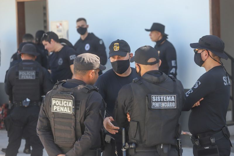 O Governo do Estado inaugurou, nesta segunda-feira (27), o Centro de Recuperação Penitenciário do Pará V (CRPP V). Localizado no Complexo Penitenciário de Americano, no município Santa Izabel, às margens da BR-316, a nova unidade contou com investimento de R$ 11,1 milhões e criou 516 novas vagas no sistema penitenciário estadual. Desde janeiro de 2019, com reformas e novas unidades, o Estado criou 5.290 novas vagas no sistema prisional. <div class='credito_fotos'>Foto: Alex Ribeiro / Ag. Pará | <a href='/midias/2020/originais/6613_51376ed3-b973-f779-d0b3-d145e936eae0.jpg' download><i class='fa-solid fa-download'></i> Download</a></div>