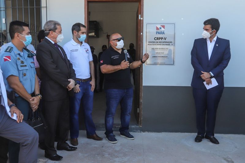 O Governo do Estado inaugurou, nesta segunda-feira (27), o Centro de Recuperação Penitenciário do Pará V (CRPP V). Localizado no Complexo Penitenciário de Americano, no município Santa Izabel, às margens da BR-316, a nova unidade contou com investimento de R$ 11,1 milhões e criou 516 novas vagas no sistema penitenciário estadual. Desde janeiro de 2019, com reformas e novas unidades, o Estado criou 5.290 novas vagas no sistema prisional. <div class='credito_fotos'>Foto: Alex Ribeiro / Ag. Pará | <a href='/midias/2020/originais/6613_5d3ec0ba-5ad7-7f8a-ffe3-9461768d247d.jpg' download><i class='fa-solid fa-download'></i> Download</a></div>