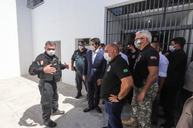 O Governo do Estado inaugurou, nesta segunda-feira (27), o Centro de Recuperação Penitenciário do Pará V (CRPP V). Localizado no Complexo Penitenciário de Americano, no município Santa Izabel, às margens da BR-316, a nova unidade contou com investimento de R$ 11,1 milhões e criou 516 novas vagas no sistema penitenciário estadual. Desde janeiro de 2019, com reformas e novas unidades, o Estado criou 5.290 novas vagas no sistema prisional. <div class='credito_fotos'>Foto: Alex Ribeiro / Ag. Pará | <a href='/midias/2020/originais/6613_6051afc1-e76e-54cf-89c3-9433039a883c.jpg' download><i class='fa-solid fa-download'></i> Download</a></div>