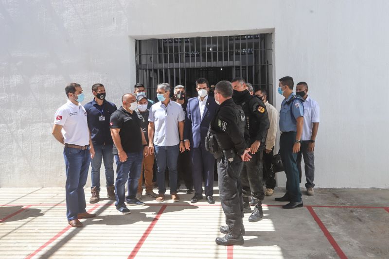 O Governo do Estado inaugurou, nesta segunda-feira (27), o Centro de Recuperação Penitenciário do Pará V (CRPP V). Localizado no Complexo Penitenciário de Americano, no município Santa Izabel, às margens da BR-316, a nova unidade contou com investimento de R$ 11,1 milhões e criou 516 novas vagas no sistema penitenciário estadual. Desde janeiro de 2019, com reformas e novas unidades, o Estado criou 5.290 novas vagas no sistema prisional. <div class='credito_fotos'>Foto: Alex Ribeiro / Ag. Pará | <a href='/midias/2020/originais/6613_b461d6e9-3534-8c0f-2875-0b0c216efb67.jpg' download><i class='fa-solid fa-download'></i> Download</a></div>
