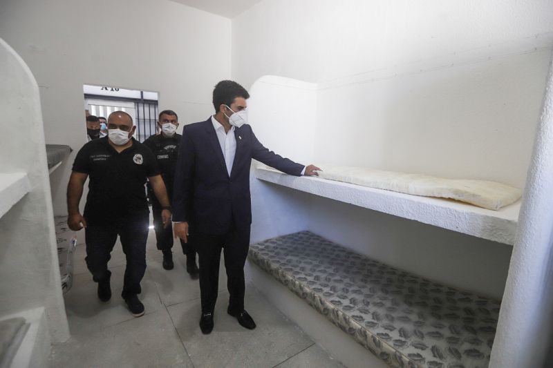O Governo do Estado inaugurou, nesta segunda-feira (27), o Centro de Recuperação Penitenciário do Pará V (CRPP V). Localizado no Complexo Penitenciário de Americano, no município Santa Izabel, às margens da BR-316, a nova unidade contou com investimento de R$ 11,1 milhões e criou 516 novas vagas no sistema penitenciário estadual. Desde janeiro de 2019, com reformas e novas unidades, o Estado criou 5.290 novas vagas no sistema prisional. <div class='credito_fotos'>Foto: Alex Ribeiro / Ag. Pará | <a href='/midias/2020/originais/6613_bc3b2143-e97b-861a-6745-710ee6814609.jpg' download><i class='fa-solid fa-download'></i> Download</a></div>