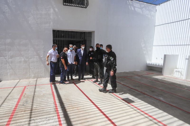 O Governo do Estado inaugurou, nesta segunda-feira (27), o Centro de Recuperação Penitenciário do Pará V (CRPP V). Localizado no Complexo Penitenciário de Americano, no município Santa Izabel, às margens da BR-316, a nova unidade contou com investimento de R$ 11,1 milhões e criou 516 novas vagas no sistema penitenciário estadual. Desde janeiro de 2019, com reformas e novas unidades, o Estado criou 5.290 novas vagas no sistema prisional. <div class='credito_fotos'>Foto: Alex Ribeiro / Ag. Pará | <a href='/midias/2020/originais/6613_db689496-f120-04fb-7503-809ba99820cd.jpg' download><i class='fa-solid fa-download'></i> Download</a></div>