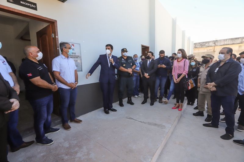 O Governo do Estado inaugurou, nesta segunda-feira (27), o Centro de Recuperação Penitenciário do Pará V (CRPP V). Localizado no Complexo Penitenciário de Americano, no município Santa Izabel, às margens da BR-316, a nova unidade contou com investimento de R$ 11,1 milhões e criou 516 novas vagas no sistema penitenciário estadual. Desde janeiro de 2019, com reformas e novas unidades, o Estado criou 5.290 novas vagas no sistema prisional. <div class='credito_fotos'>Foto: Alex Ribeiro / Ag. Pará | <a href='/midias/2020/originais/6613_ff735f21-57f9-cec3-ed44-0fb6953e51a0.jpg' download><i class='fa-solid fa-download'></i> Download</a></div>