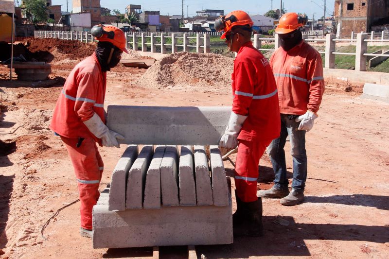 Na manhã desta terça-feira (28), as obras do projeto de macrodrenagem da Bacia do Tucunduba, em Belém, receberam a visita da Comissão de Acompanhamento de Obras (CAO). Formada por 18 moradores, a comissão tem a função de fiscalizar e acompanhar o andamento das obras do governo do Estado, através da Secretaria de Estado de Desenvolvimento e Obras Públicas (Sedop). <div class='credito_fotos'>Foto: Marcelo Seabra / Ag. Pará   |   <a href='/midias/2020/originais/6620_37fb8e18-351e-d609-a98c-8b6e45eff3b6.jpg' download><i class='fa-solid fa-download'></i> Download</a></div>