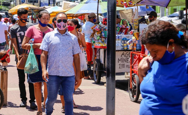 O Pará alcançou a 17ª posição no ranking nacional de isolamento, na segunda-feira (27), com a taxa de 39,05% das pessoas em casa para evitar a proliferação do novo coronavírus. De acordo com os dados divulgados nesta terça-feira (28), pela Secretaria Estadual de Segurança Pública e Defesa Social (Segup), Belém esteve no 15º lugar entre as capitais, registrando taxa de 40,4%. <div class='credito_fotos'>Foto: Bruno Cecim / Ag.Pará | <a href='/midias/2020/originais/6622_cd74b069-6874-f21f-1cb4-2e8d655a7e53.jpg' download><i class='fa-solid fa-download'></i> Download</a></div>